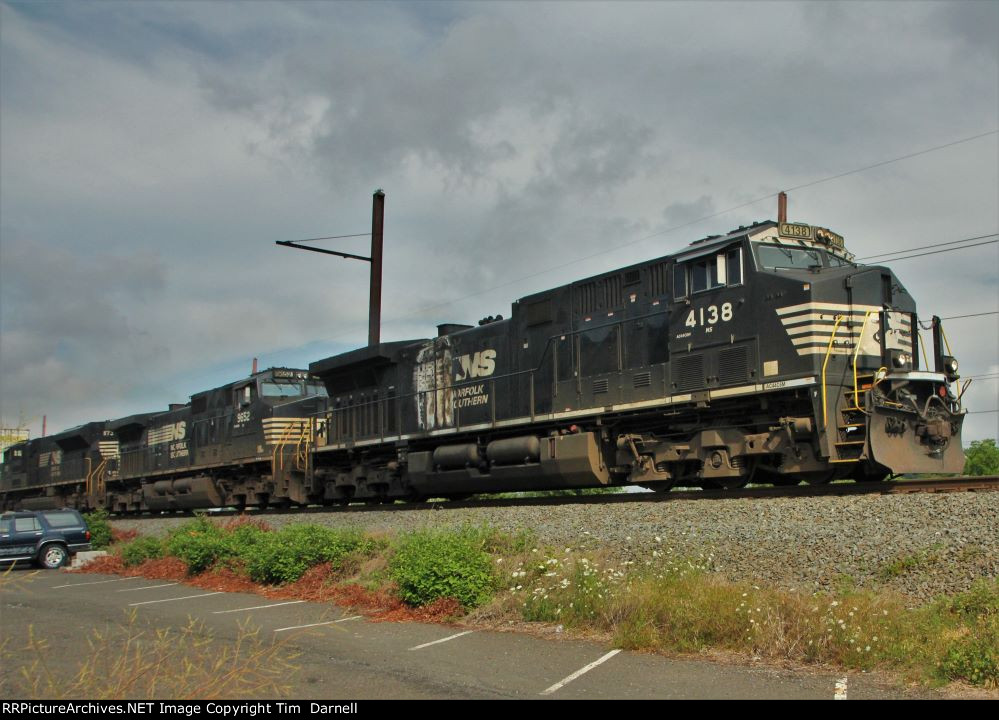 NS 4138 leads 26E